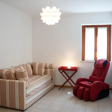 Elegant In With Pool Acireale