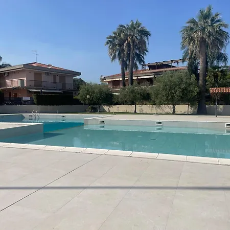 Elegant In With Pool Apartmán *